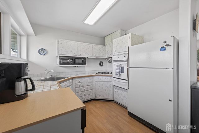 1 Cambridge Road, South Brunswick, NJ 08824