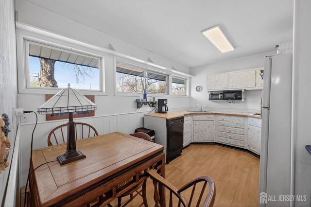 1 Cambridge Road, South Brunswick, NJ 08824