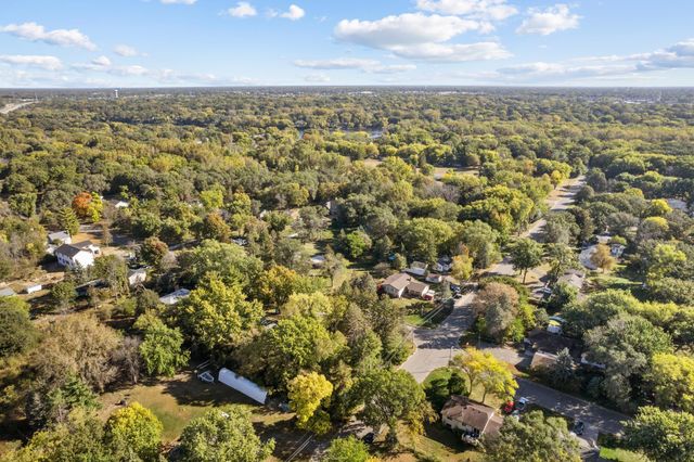 1650 89th Avenue N, Brooklyn Park, MN 55444