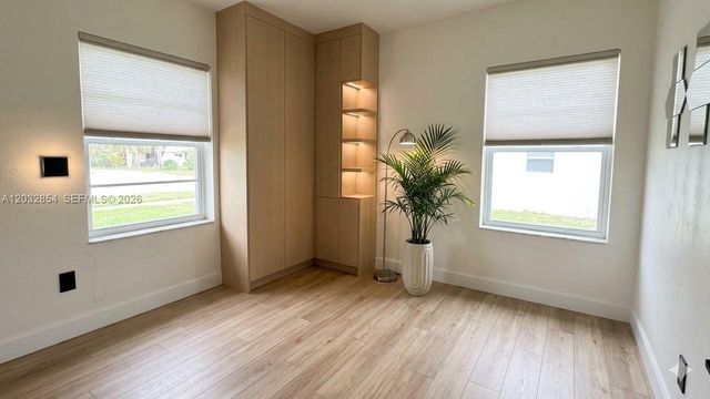 261 NW 139th St, Miami, FL 33168