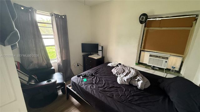 261 NW 139th St, Miami, FL 33168