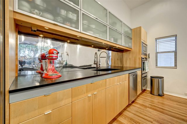 5426 Mcculloch Circle, Houston, TX 77056