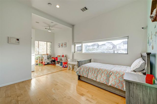 5426 Mcculloch Circle, Houston, TX 77056