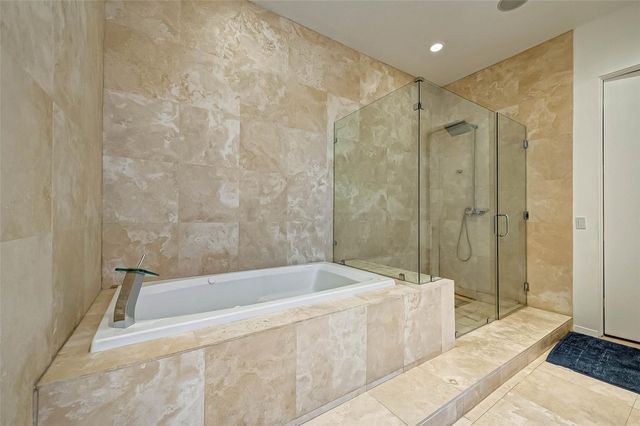 5426 Mcculloch Circle, Houston, TX 77056