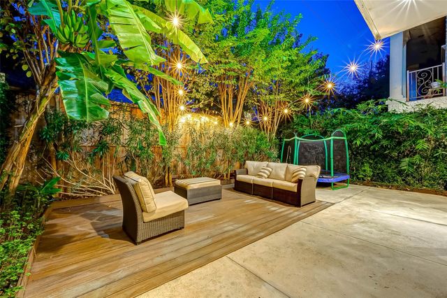 5426 Mcculloch Circle, Houston, TX 77056