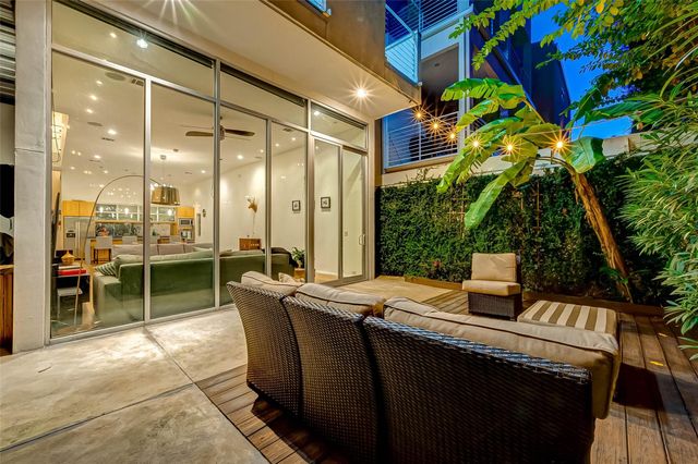 5426 Mcculloch Circle, Houston, TX 77056