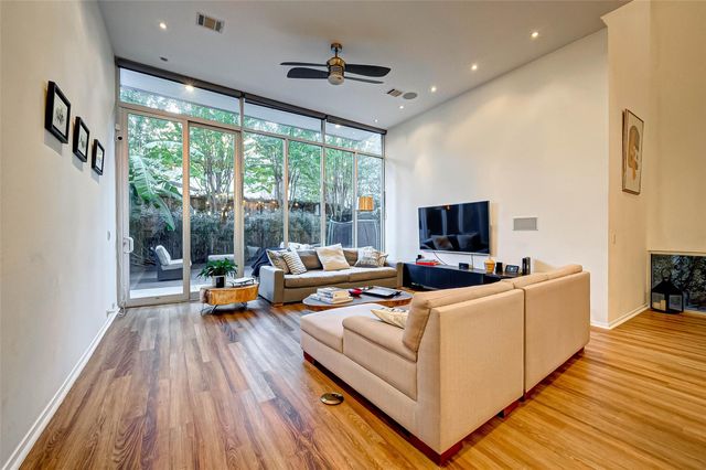 5426 Mcculloch Circle, Houston, TX 77056