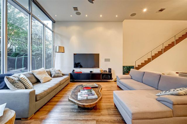 5426 Mcculloch Circle, Houston, TX 77056