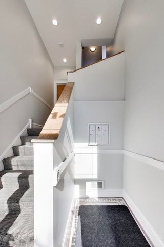 2114 W Byron Street 1, Chicago, IL 60618