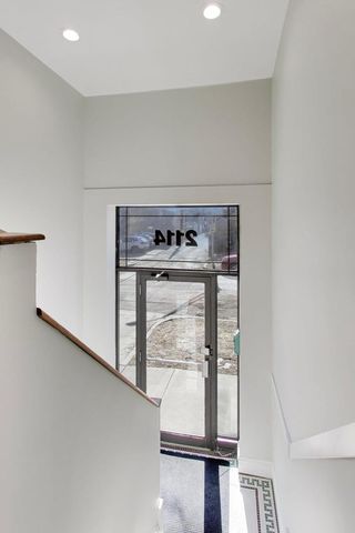 2114 W Byron Street 1, Chicago, IL 60618