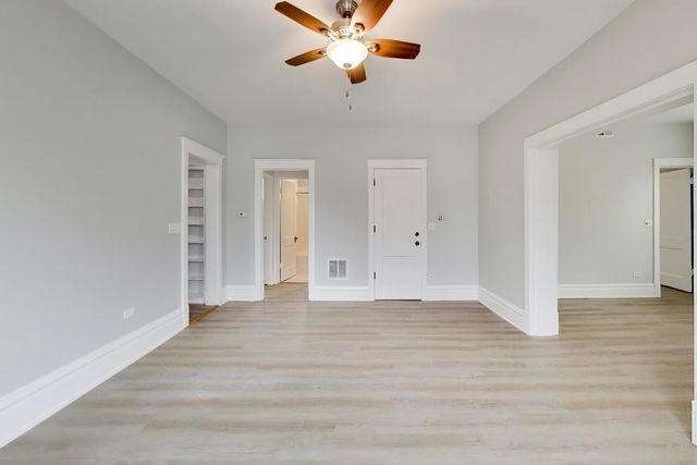 2114 W Byron Street 1, Chicago, IL 60618