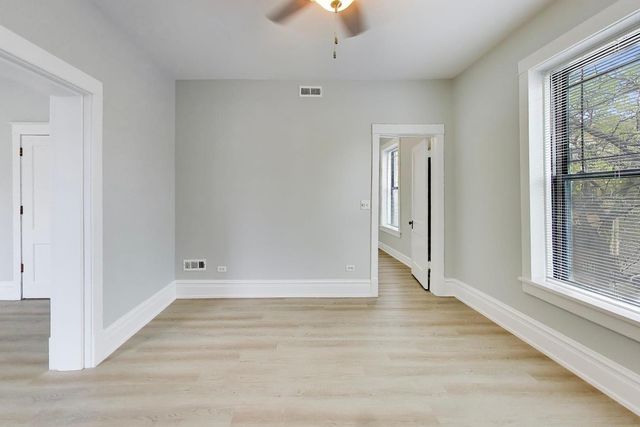 2114 W Byron Street 1, Chicago, IL 60618