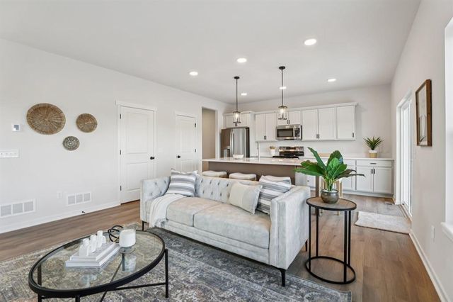 574 Buss Road, Cottage Grove, WI 53527