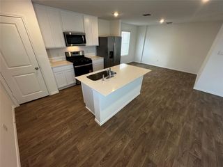 456 Sandringham LOOP, Kyle, TX 78640