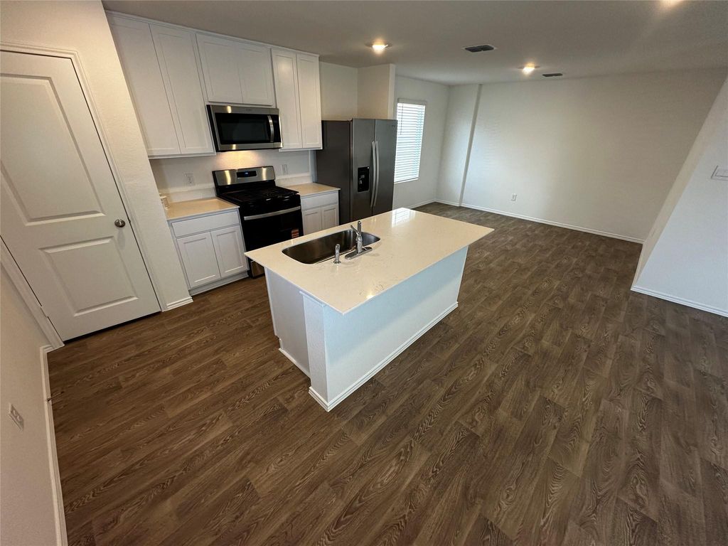 456 Sandringham LOOP, Kyle, TX 78640