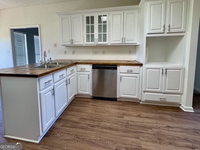 312 Twelve Oaks Drive, Warner Robins, GA 31088