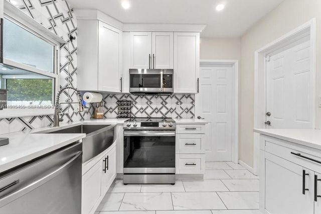 801 NE 19th Terrace, Fort Lauderdale, FL 33304