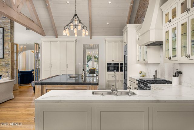 6702 E KASBA Circle, Paradise Valley, AZ 85253