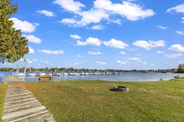 3432 Loon Lake Court, Waterford, MI 48329