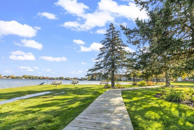 3432 Loon Lake Court, Waterford, MI 48329