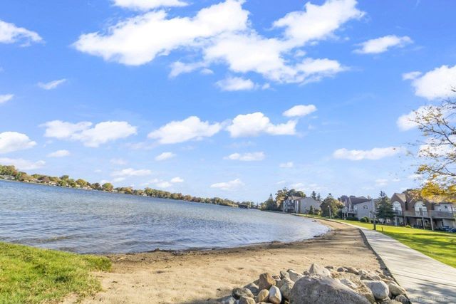 3432 Loon Lake Court, Waterford, MI 48329