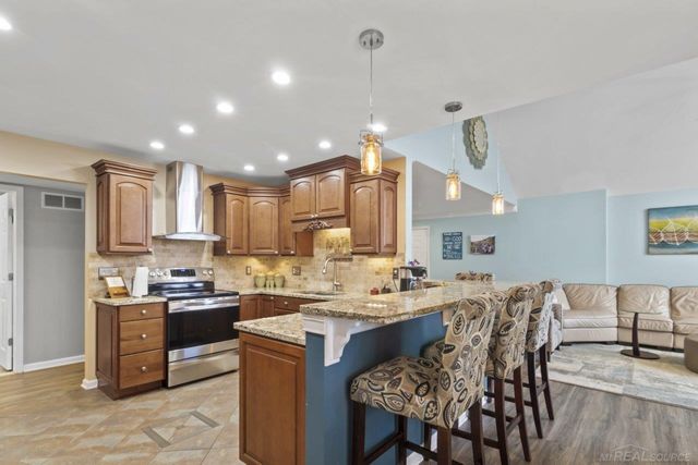 3432 Loon Lake Court, Waterford, MI 48329