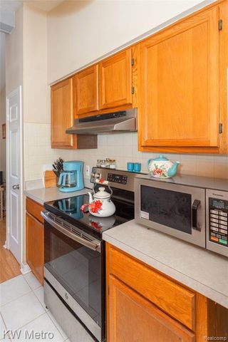 29948 Utica Road, Roseville, MI 48066
