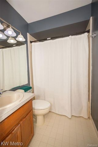 29948 Utica Road, Roseville, MI 48066
