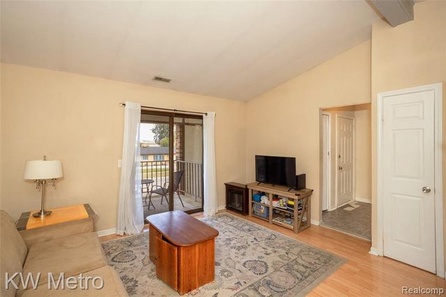 29948 Utica Road, Roseville, MI 48066