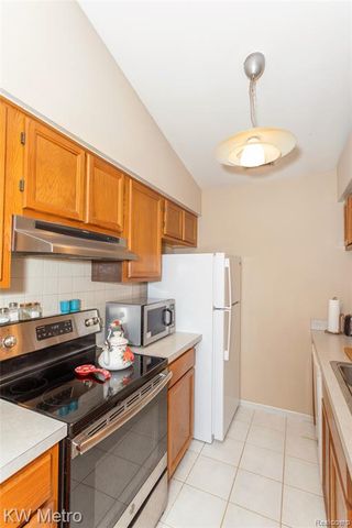 29948 Utica Road, Roseville, MI 48066