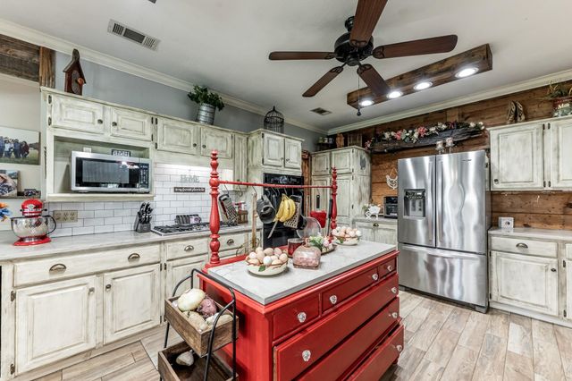 25790 Lakeside Drive, Hockley, TX 77447