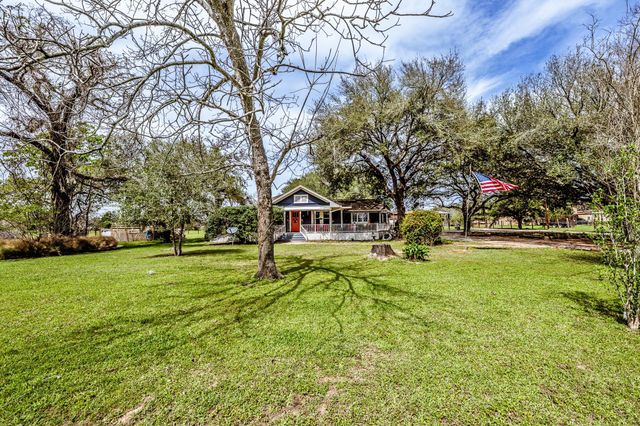 25790 Lakeside Drive, Hockley, TX 77447
