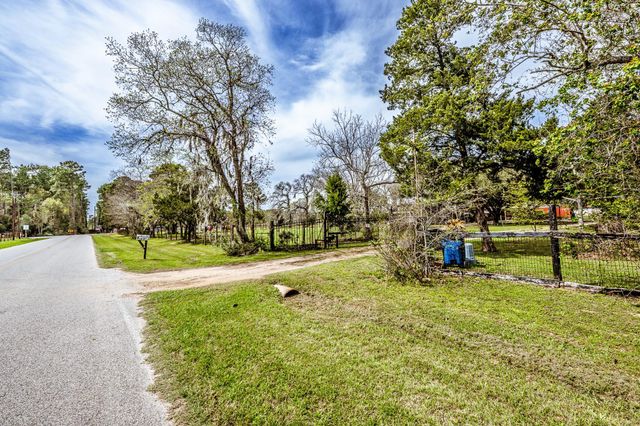 25790 Lakeside Drive, Hockley, TX 77447