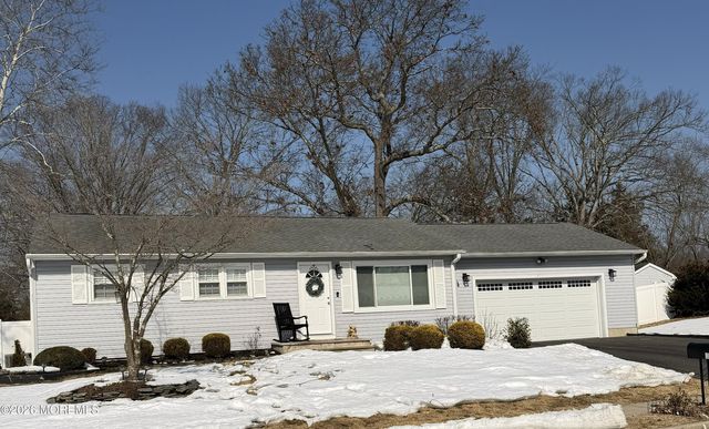 43 Lake Drive, Howell, NJ 07731