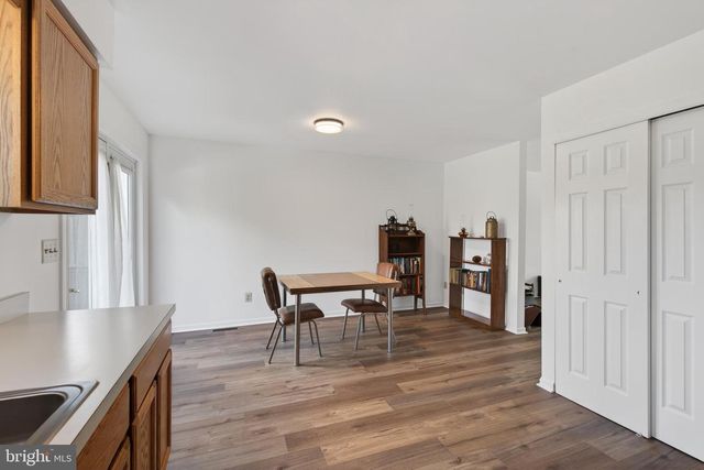 122 LONGFORD RD, West Chester, PA 19380