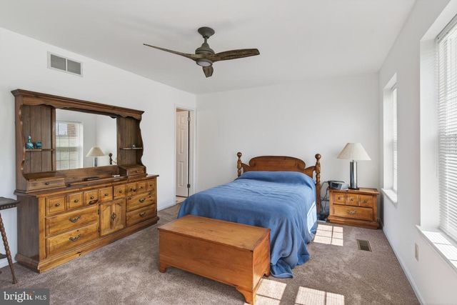 122 LONGFORD RD, West Chester, PA 19380