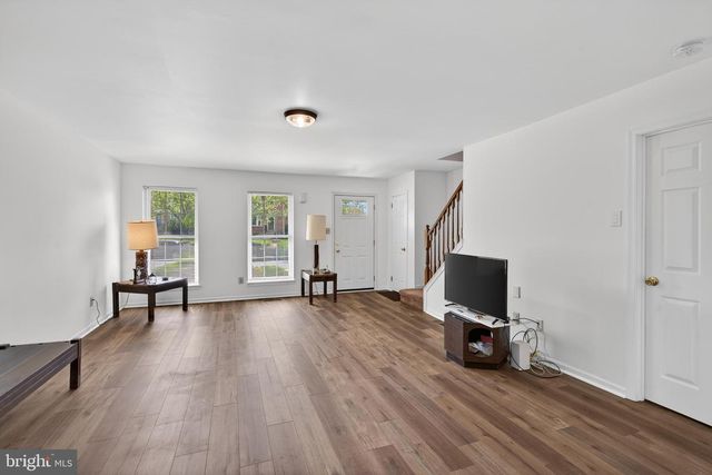 122 LONGFORD RD, West Chester, PA 19380