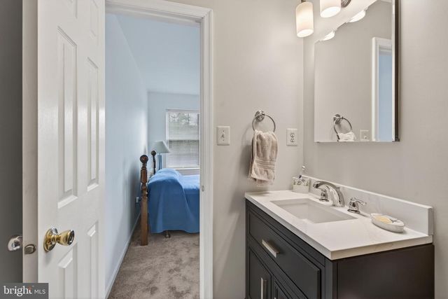 122 LONGFORD RD, West Chester, PA 19380