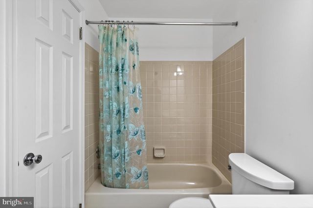 122 LONGFORD RD, West Chester, PA 19380