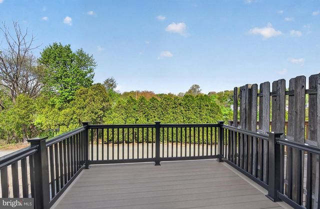 122 LONGFORD RD, West Chester, PA 19380