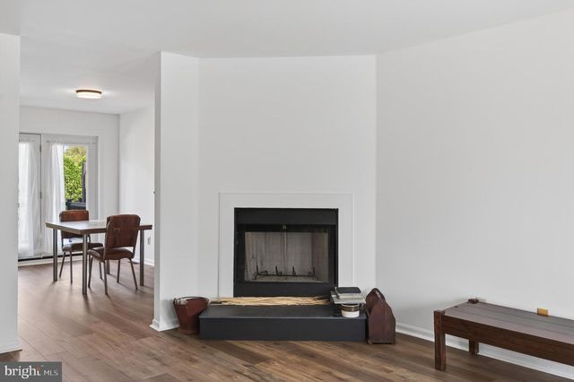 122 LONGFORD RD, West Chester, PA 19380