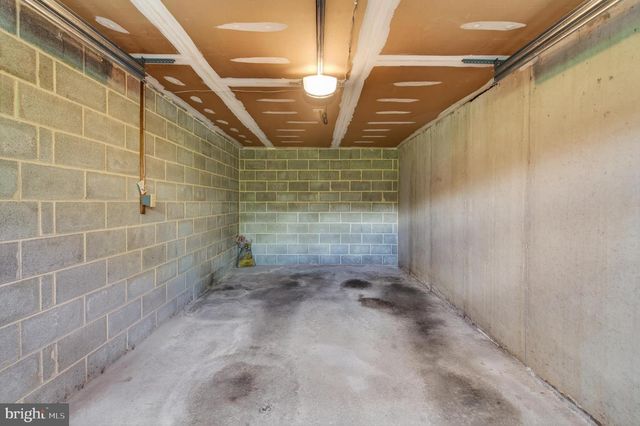 122 LONGFORD RD, West Chester, PA 19380