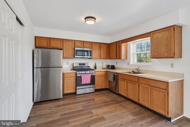 122 LONGFORD RD, West Chester, PA 19380
