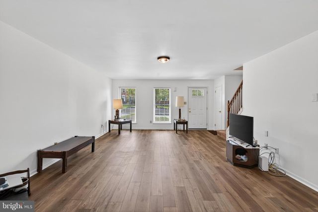 122 LONGFORD RD, West Chester, PA 19380