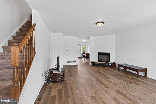 122 LONGFORD RD, West Chester, PA 19380