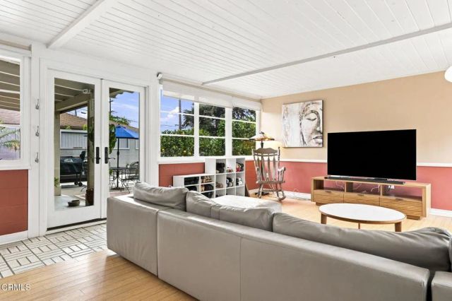 209 Carol Drive, Ventura, CA 93003