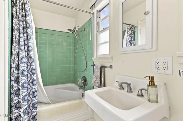 209 Carol Drive, Ventura, CA 93003