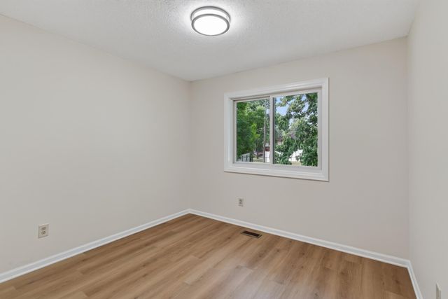 3924 51st Avenue N, Brooklyn Center, MN 55429