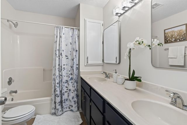 3924 51st Avenue N, Brooklyn Center, MN 55429