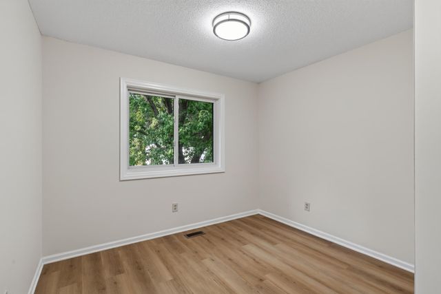 3924 51st Avenue N, Brooklyn Center, MN 55429